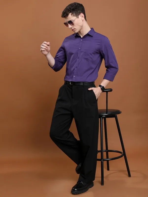  Highlander Men Purple Solid Slim Fit Casual Shirts