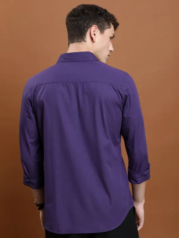  Highlander Men Purple Solid Slim Fit Casual Shirts
