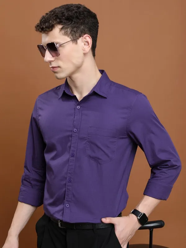  Highlander Men Purple Solid Slim Fit Casual Shirts
