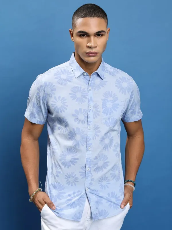  Highlander Men Blue Printed Slim Fit Casual Shirts