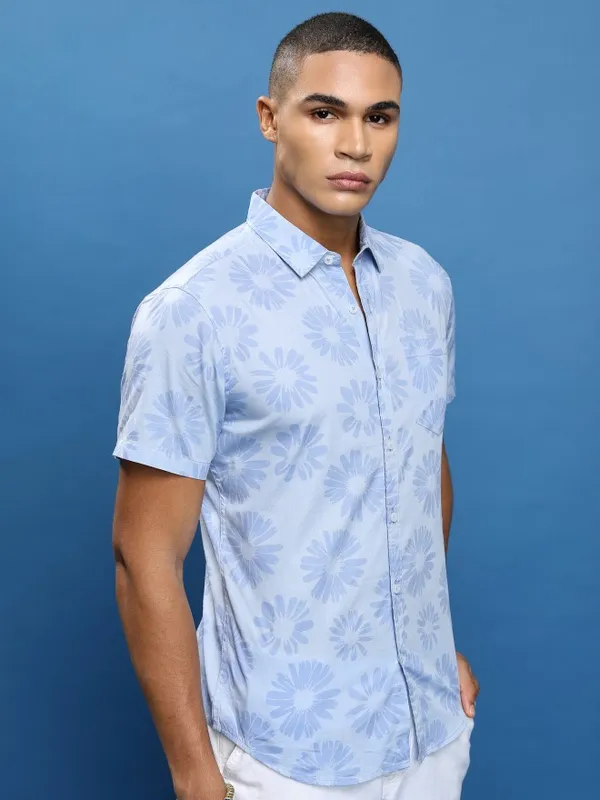  Highlander Men Blue Printed Slim Fit Casual Shirts