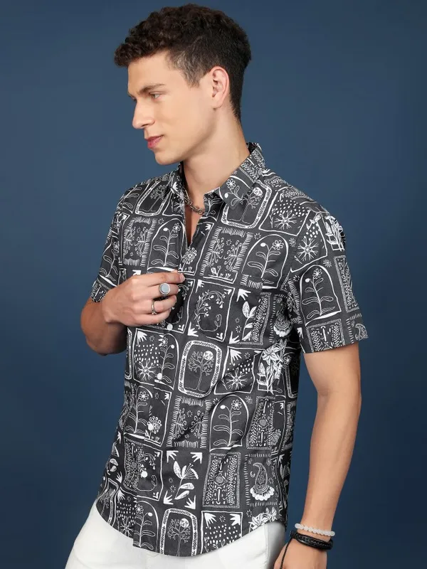 Men Slim Fit Casual Shirt