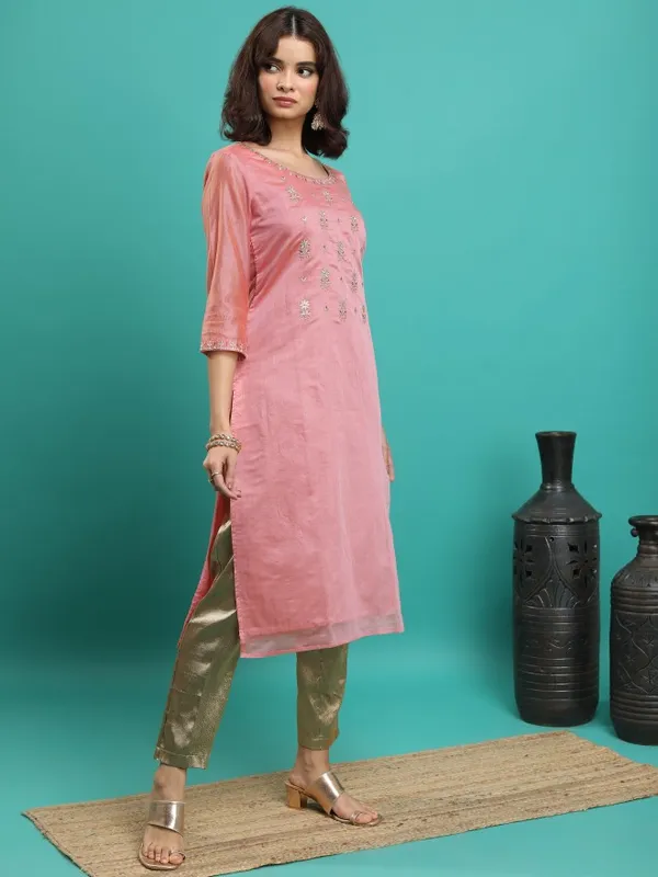Vishudh Women Peach Embroidered Straight Kurta
