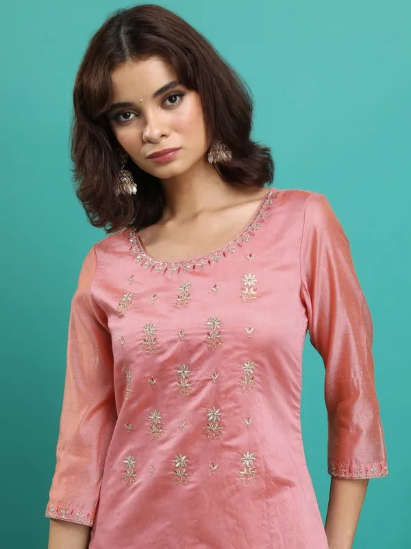 Vishudh Women Peach Embroidered Straight Kurta
