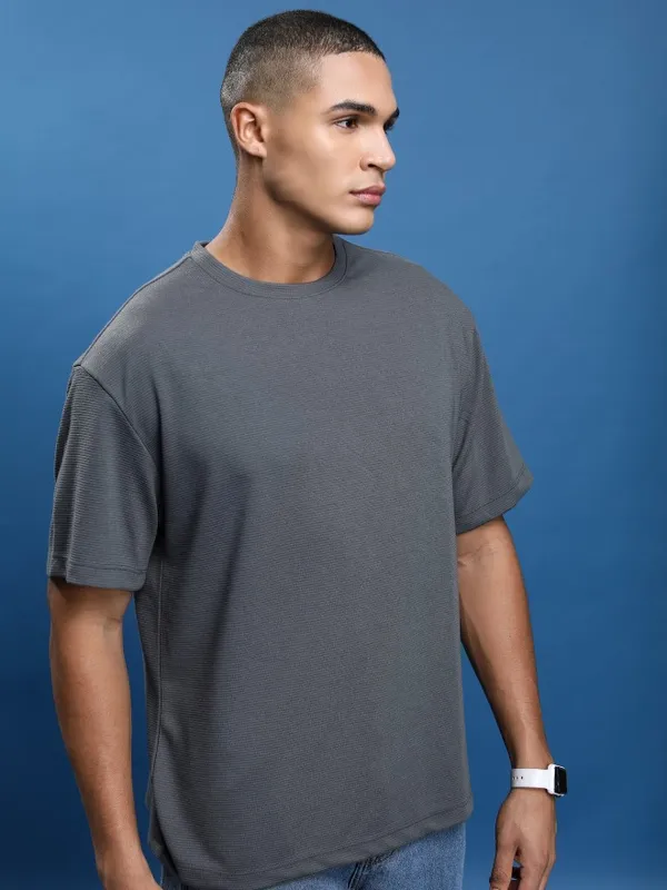 Men Solid Round Neck T-Shirt