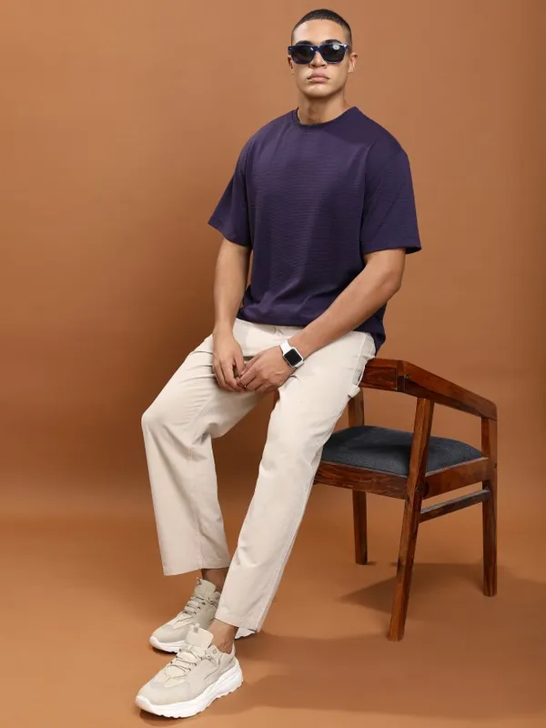 Men Solid Round Neck T-Shirt
