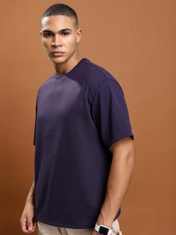Men Solid Round Neck T-Shirt