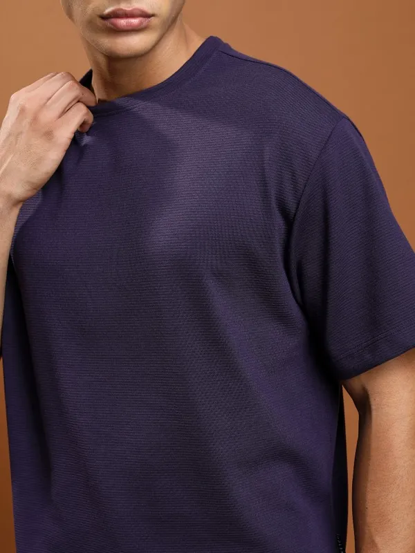 Men Solid Round Neck T-Shirt