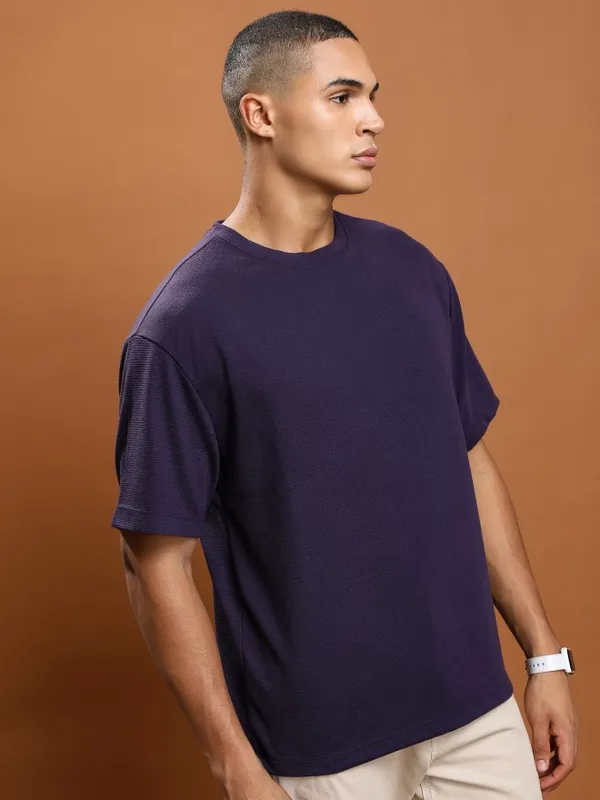 Men Solid Round Neck T-Shirt