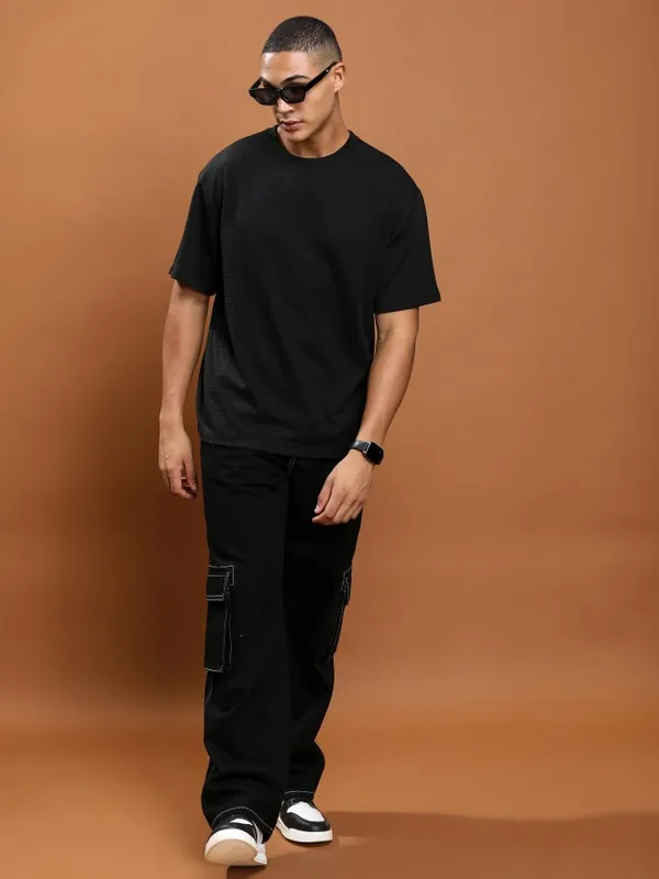 Men Solid Round Neck T-Shirt