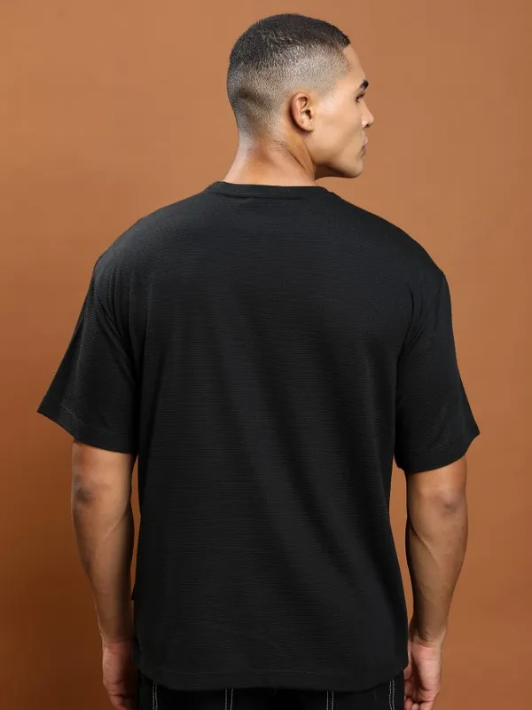 Men Solid Round Neck T-Shirt