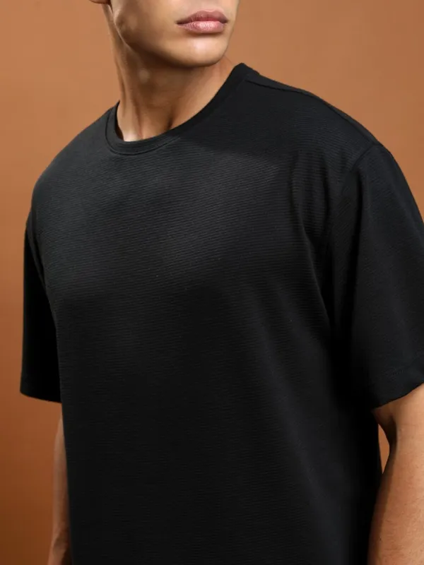 Men Solid Round Neck T-Shirt