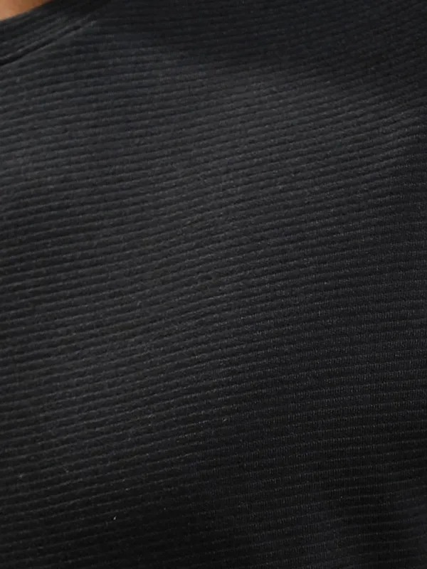Men Solid Round Neck T-Shirt