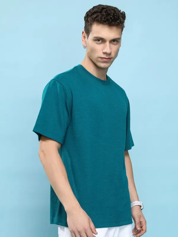 Men Solid Round Neck T-Shirt