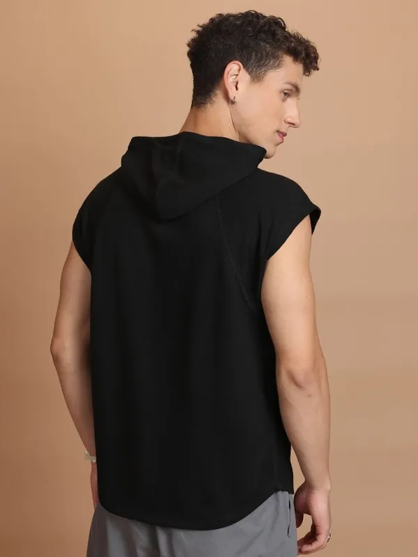  Ketch Men Black Solid Hood T-Shirts