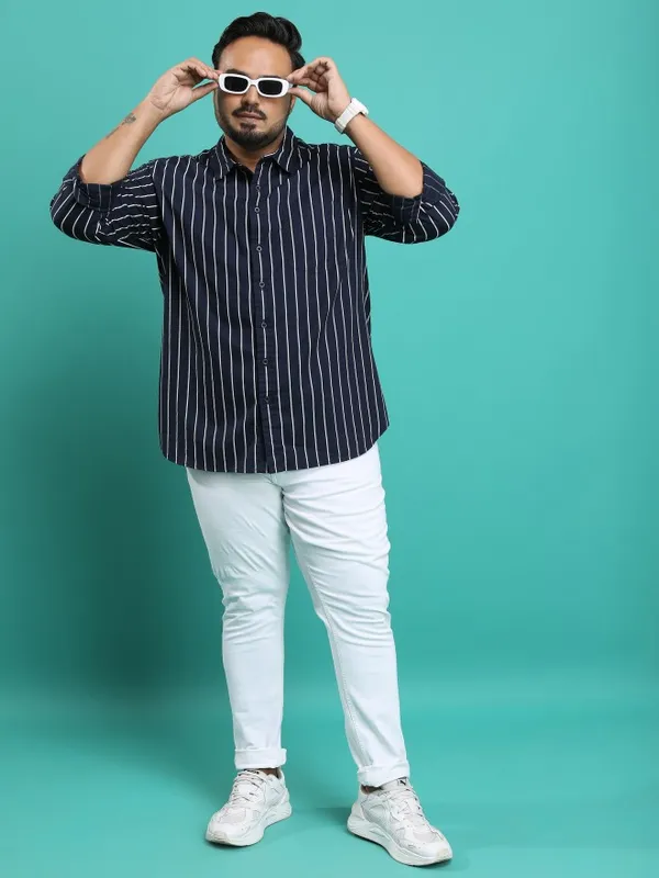 Men Regular Fit Casual Shirts