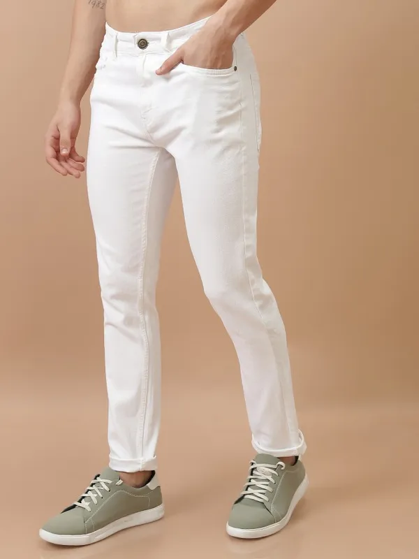 Purple By Highlander Men White Tapered Fit Stretchable Jeans
