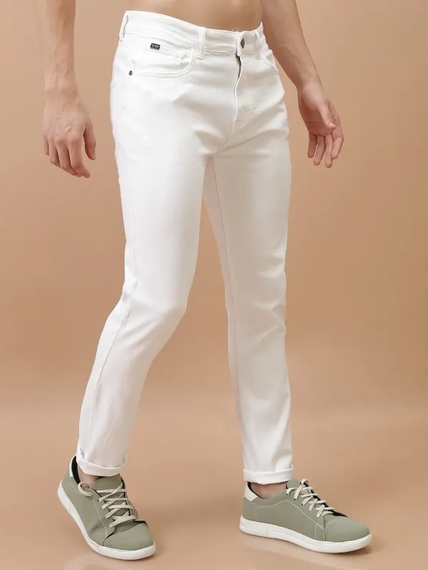 Purple By Highlander Men White Tapered Fit Stretchable Jeans