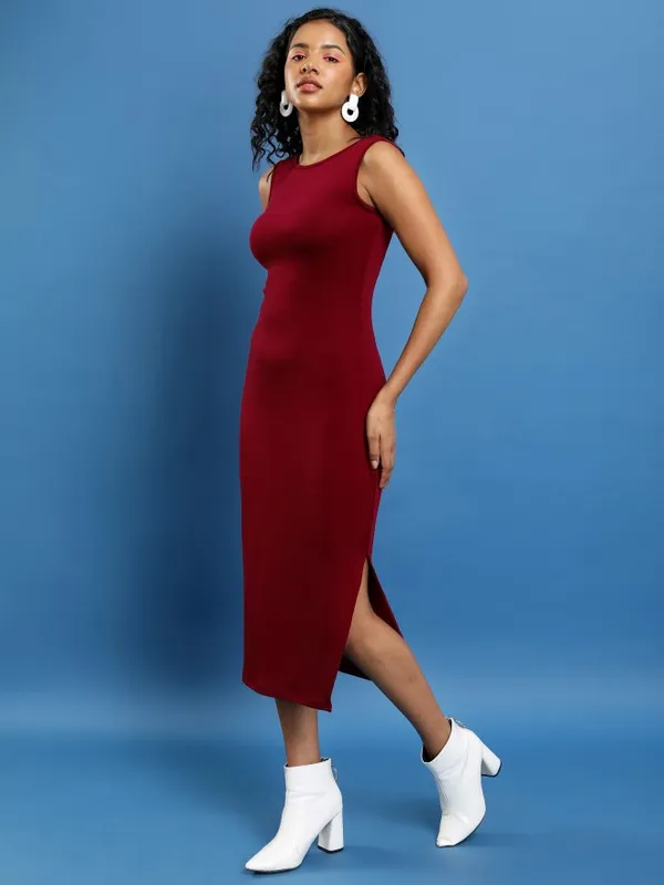  Tokyo Talkies Women Maroon Solid Sheath Dresses