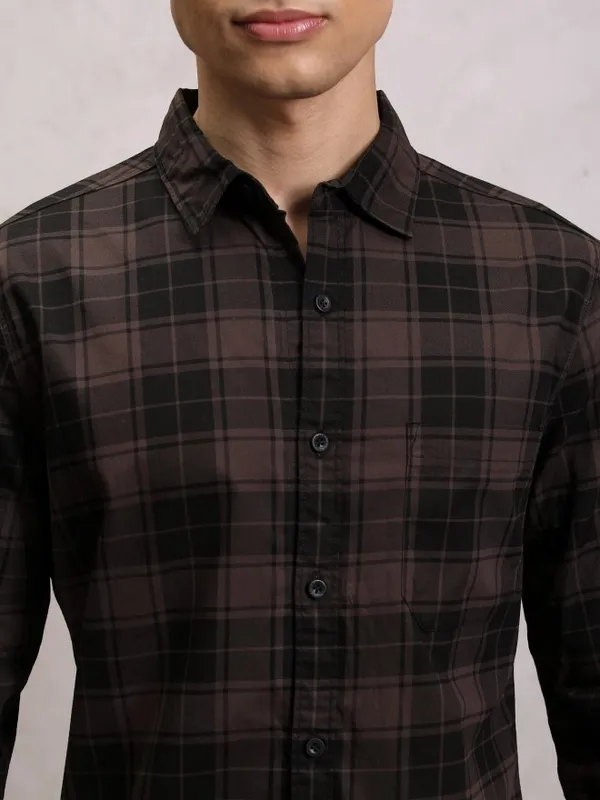  Highlander Men Brown Checked Slim Fit Casual Shirts