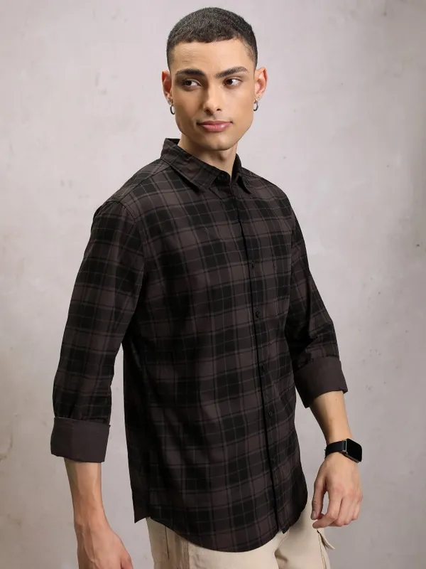  Highlander Men Brown Checked Slim Fit Casual Shirts