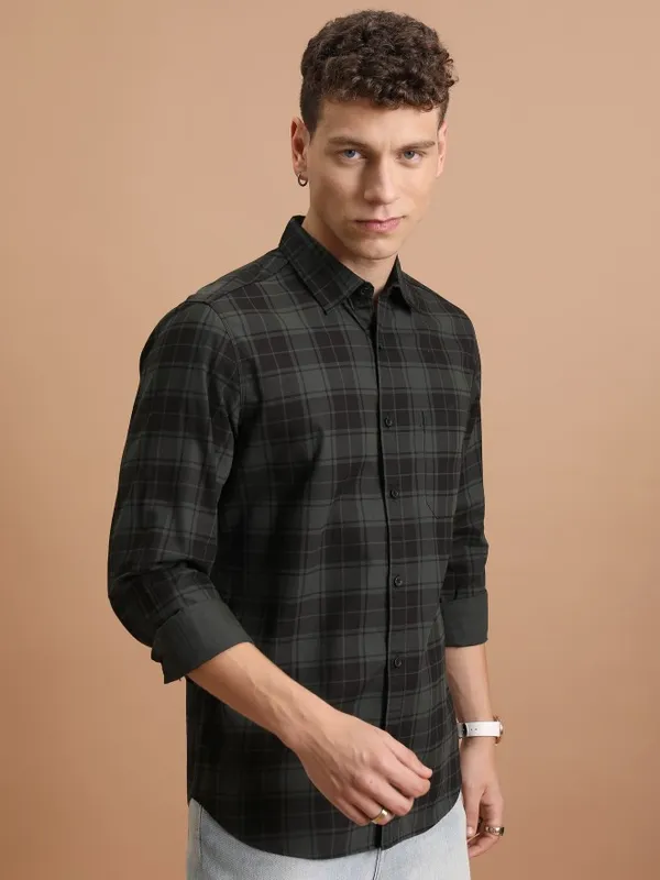 Men Slim Fit Casual Shirt