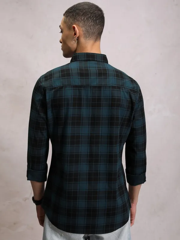  Highlander Men Teal Checked Slim Fit Casual Shirts