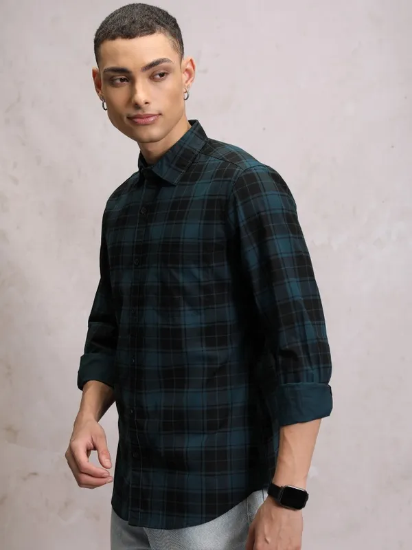  Highlander Men Teal Checked Slim Fit Casual Shirts