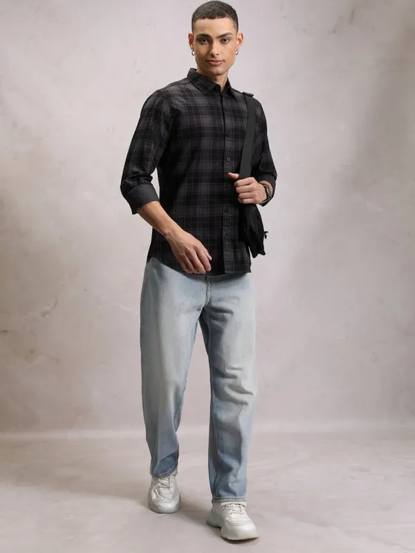 Men Slim Fit Casual Shirt