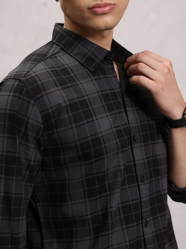 Men Slim Fit Casual Shirt