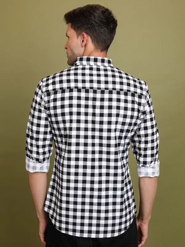  Highlander Men Black Checked Slim Fit Casual Shirts