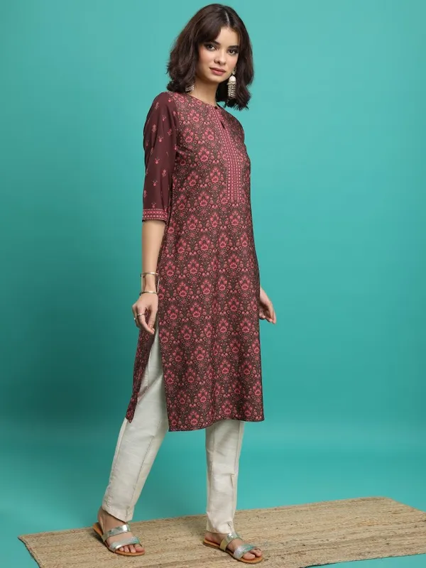  Ketch Women Maroon Printed Straight Kurtas