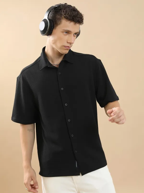  Highlander Men Black Solid Oversized Fit Casual Shirts