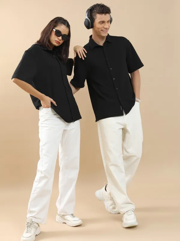  Highlander Men Black Solid Oversized Fit Casual Shirts