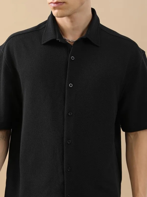  Highlander Men Black Solid Oversized Fit Casual Shirts
