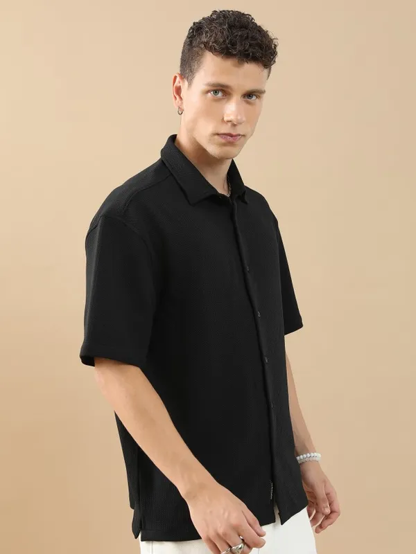  Highlander Men Black Solid Oversized Fit Casual Shirts