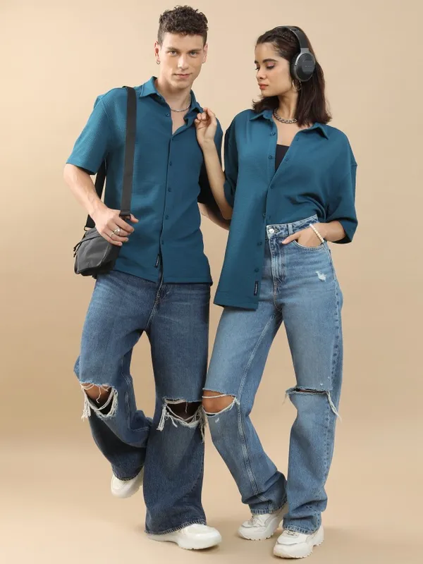 Highlander Men Teal Solid Oversized Fit Casual Shirt