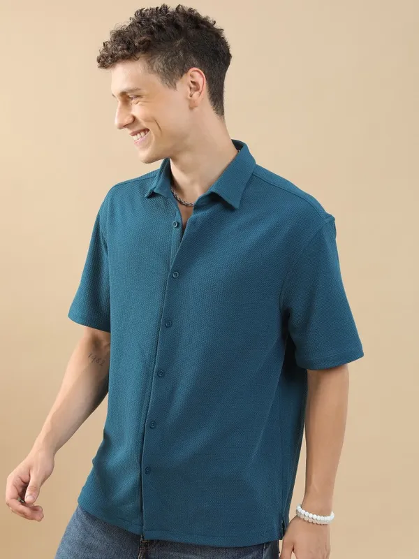 Highlander Men Teal Solid Oversized Fit Casual Shirt