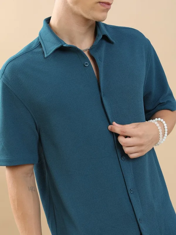 Highlander Men Teal Solid Oversized Fit Casual Shirt