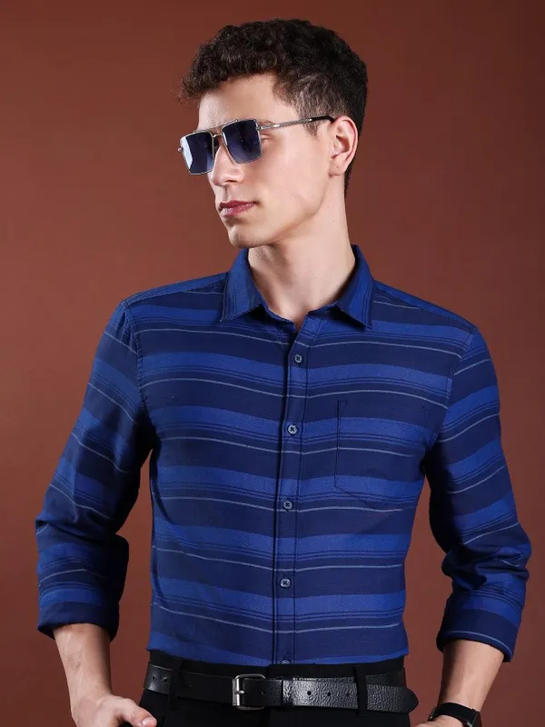  Highlander Men Navy Blue Striped Slim Fit Casual Shirts