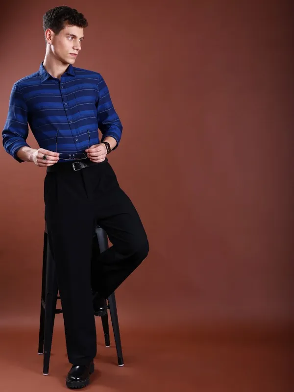  Highlander Men Navy Blue Striped Slim Fit Casual Shirts