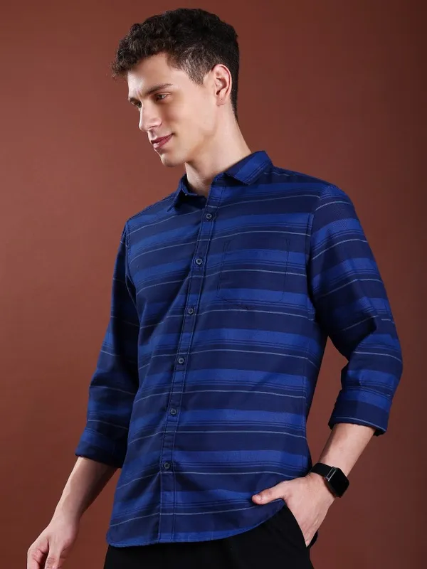  Highlander Men Navy Blue Striped Slim Fit Casual Shirts