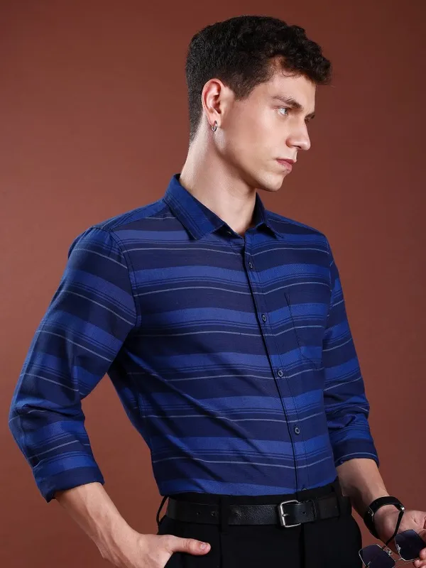  Highlander Men Navy Blue Striped Slim Fit Casual Shirts