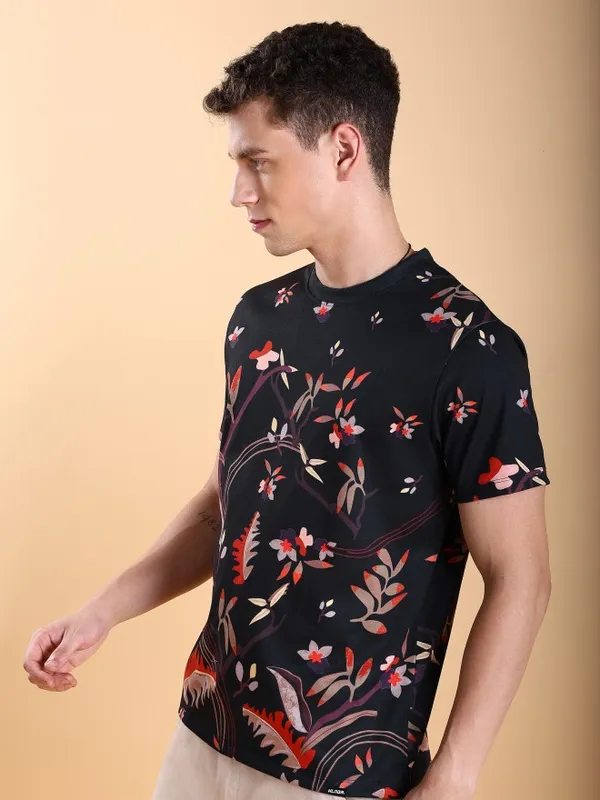 Men Printed Round Neck T-Shirt
