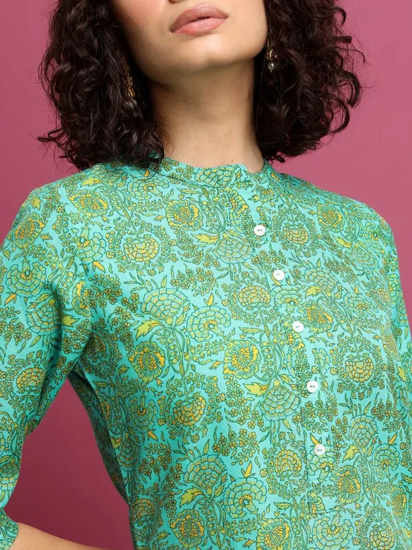  Ketch Women Green Printed Straight Kurtas
