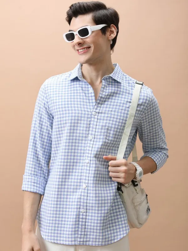  Highlander Men White Checked Slim Fit Casual Shirts
