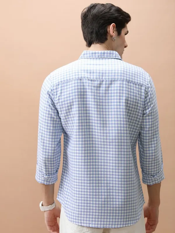  Highlander Men White Checked Slim Fit Casual Shirts