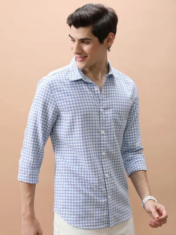  Highlander Men White Checked Slim Fit Casual Shirts