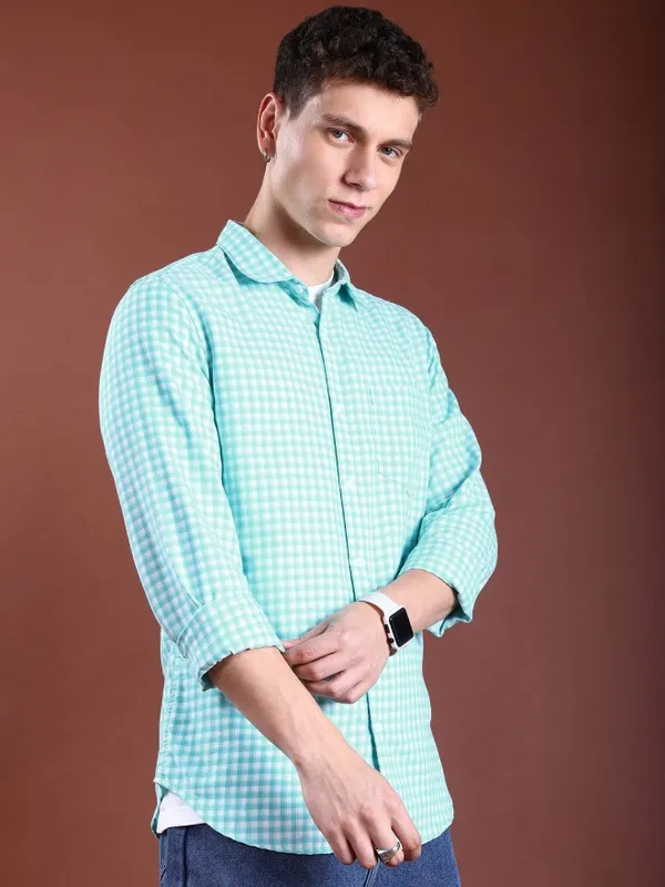Men Slim Fit Casual Shirt