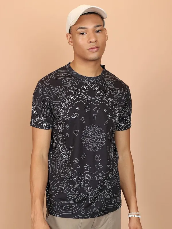  Highlander Men Black Printed Round Neck T-Shirts